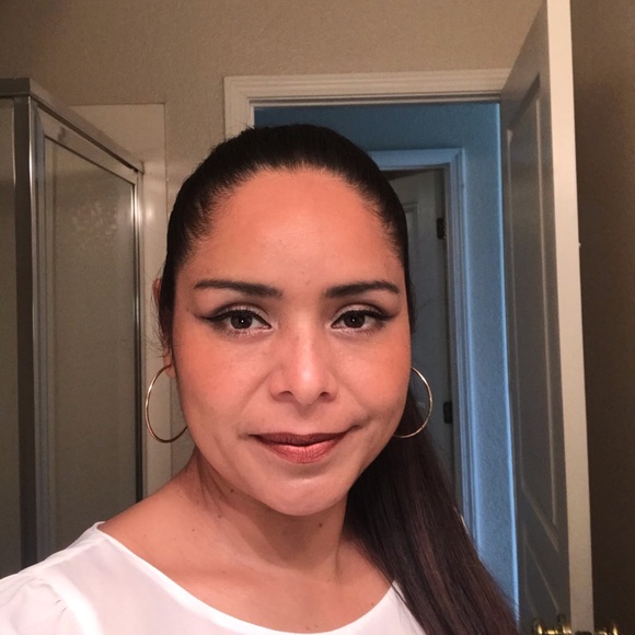 Meet your Posher, Susana - Picture 1 of 1